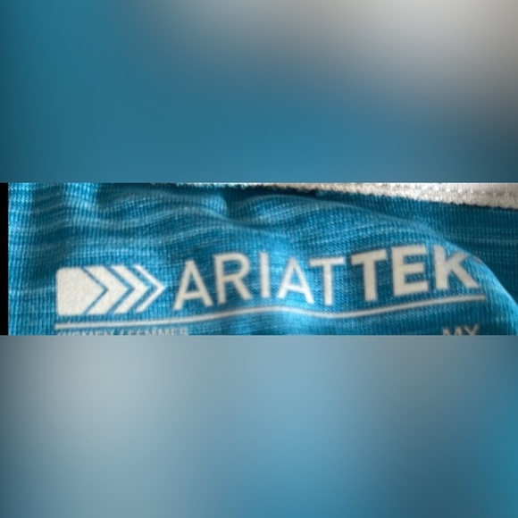 AriatTEK Laguna Performance,shield back logo,v-neck,moisture management S/S Tee - Picture 9 of 9